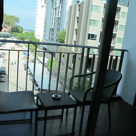 March Hotel Pattaya Bagian luar foto