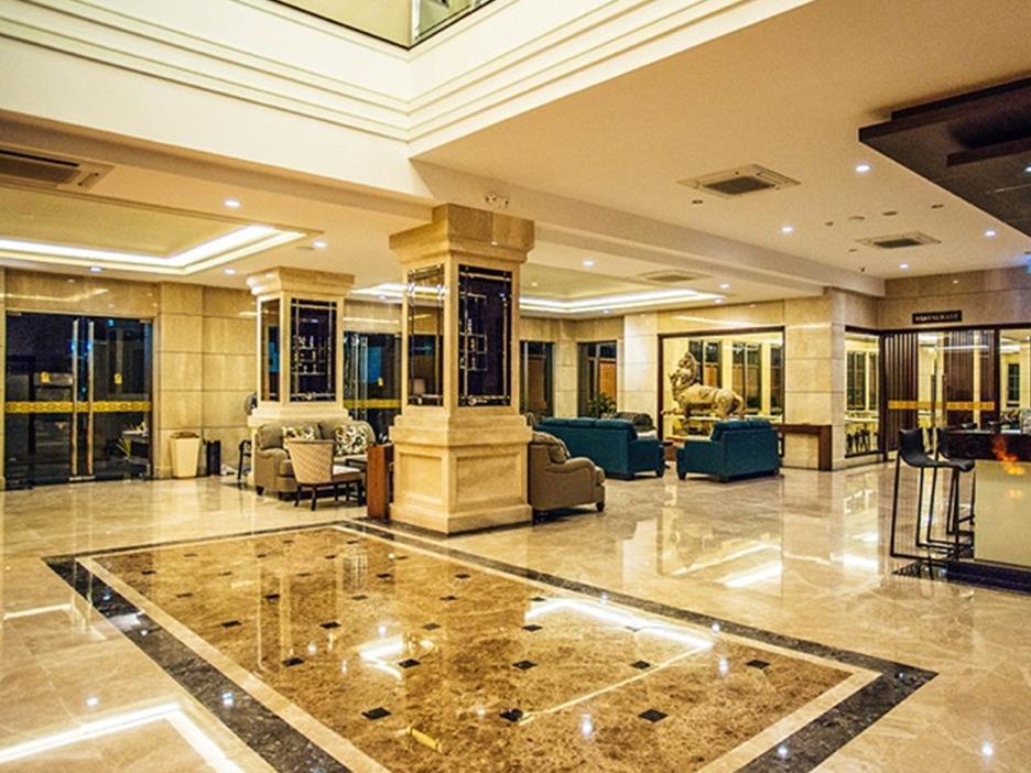 March Hotel Pattaya Bagian luar foto