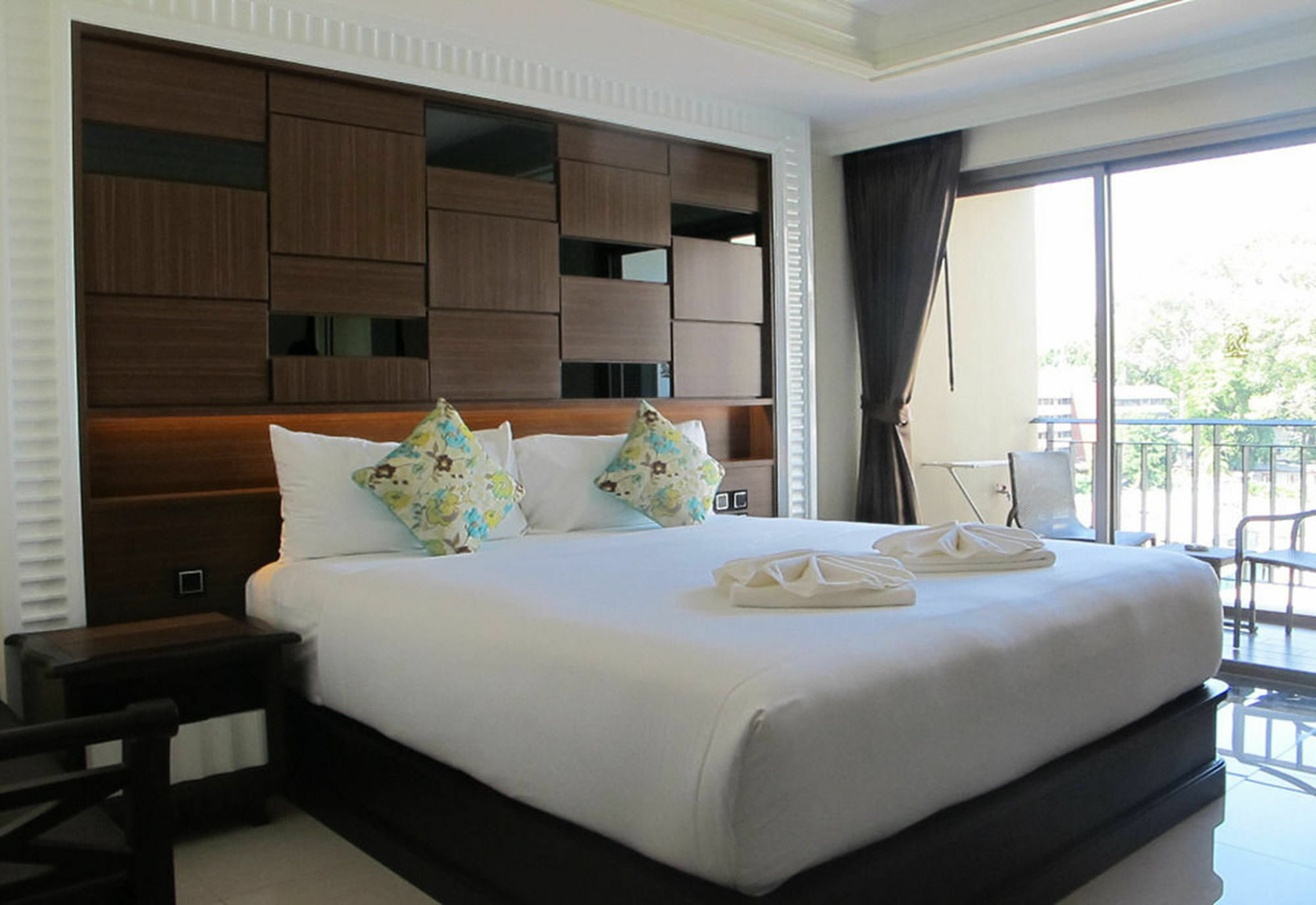 March Hotel Pattaya Bagian luar foto
