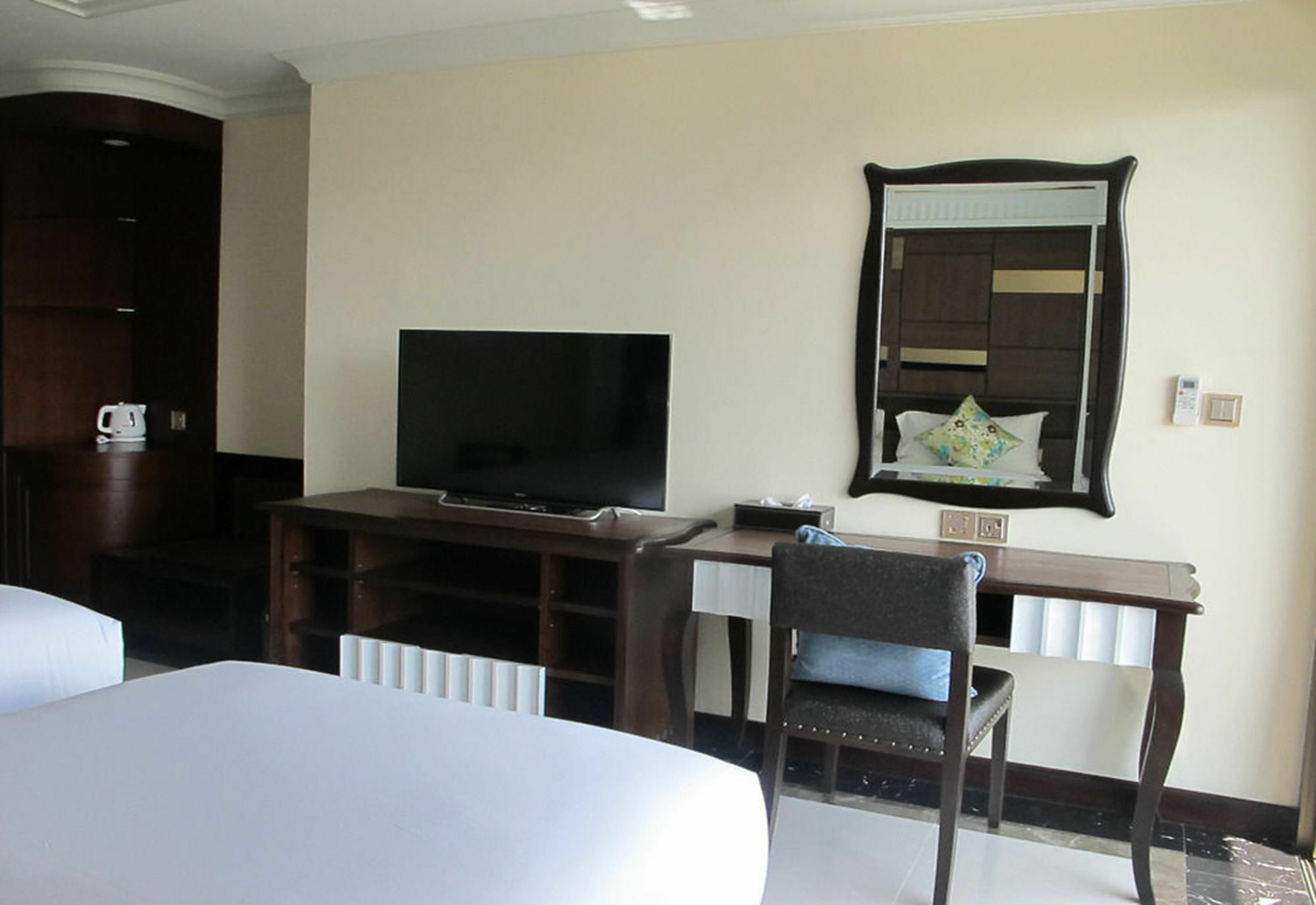 March Hotel Pattaya Bagian luar foto